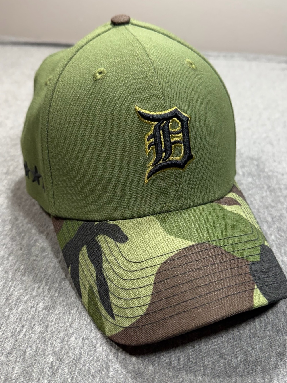 Detroit Tigers Veteran Memorial Day New Era 39Thirty Fitted Hat Camo L/Xl